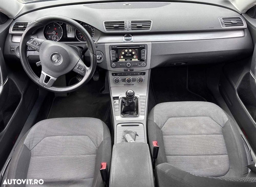 Volkswagen Passat - 6