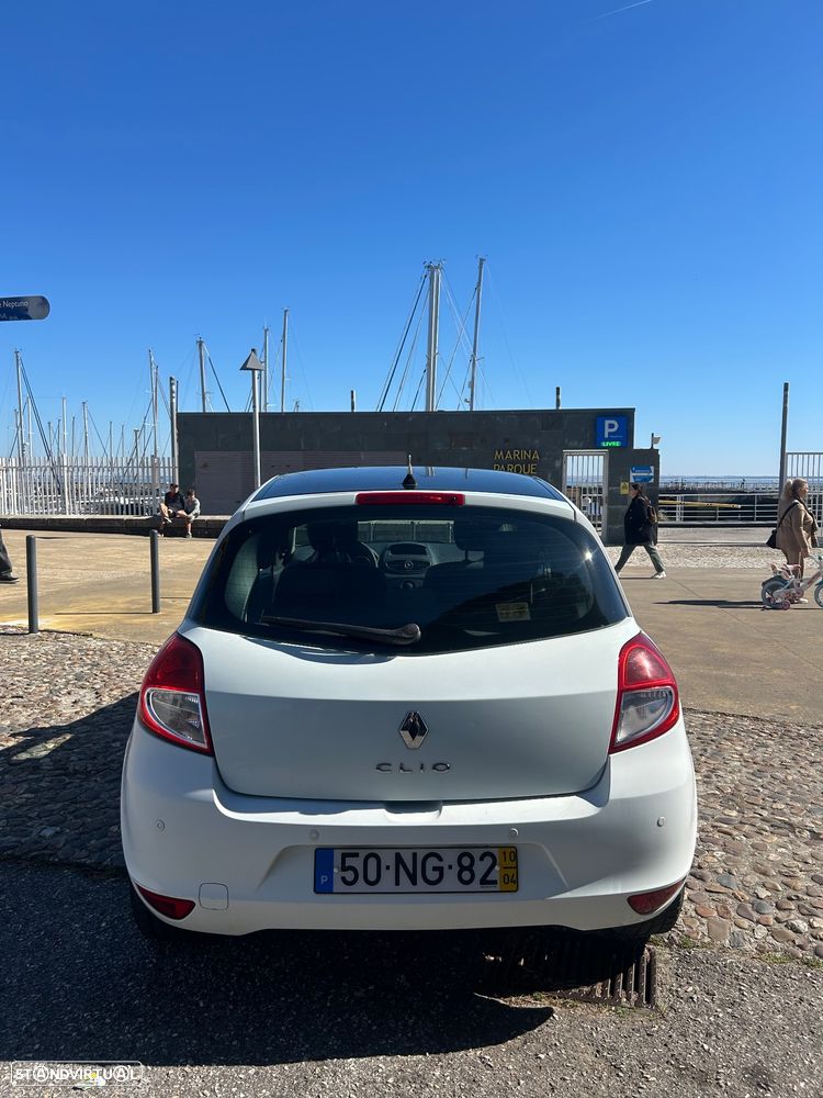 Renault Clio 1.5 dCi Dynamique S - 4