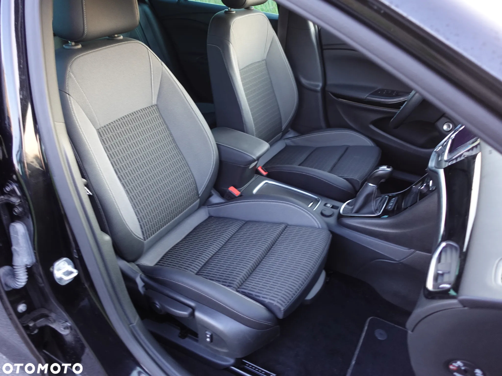 Opel Astra 1.2 Turbo Business Elegance - 6