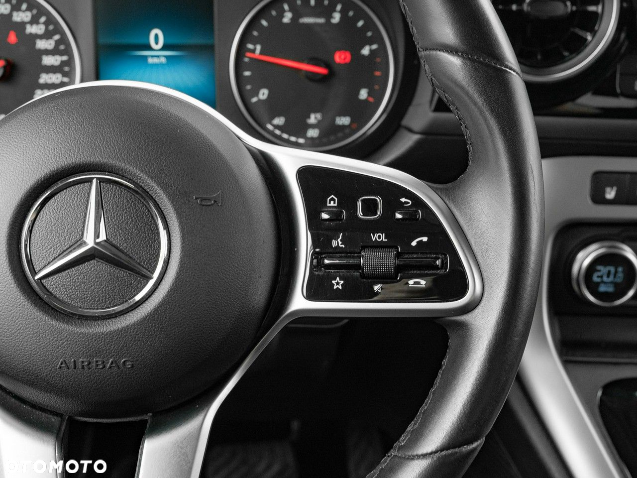 Mercedes-Benz Klasa T 180 d Progressive - 18