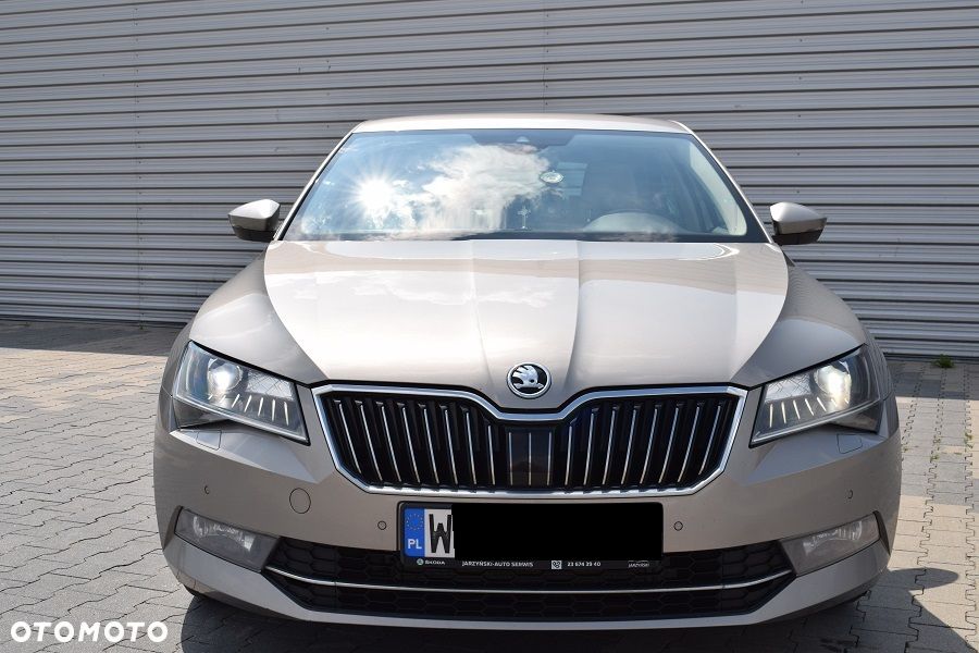 Skoda Superb 2.0 TSI L&K DSG - 34