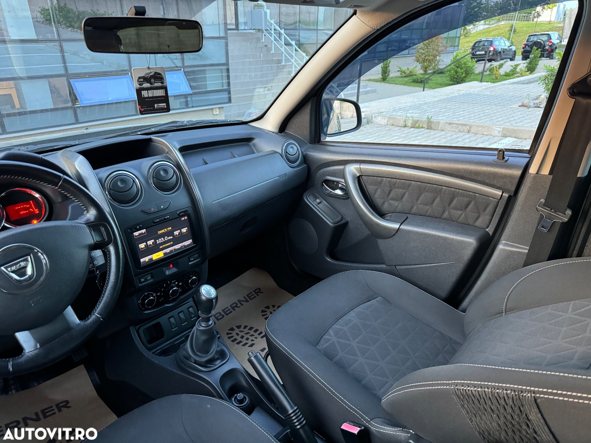 Dacia Duster 1.5 dCi 4x2 Prestige - 23