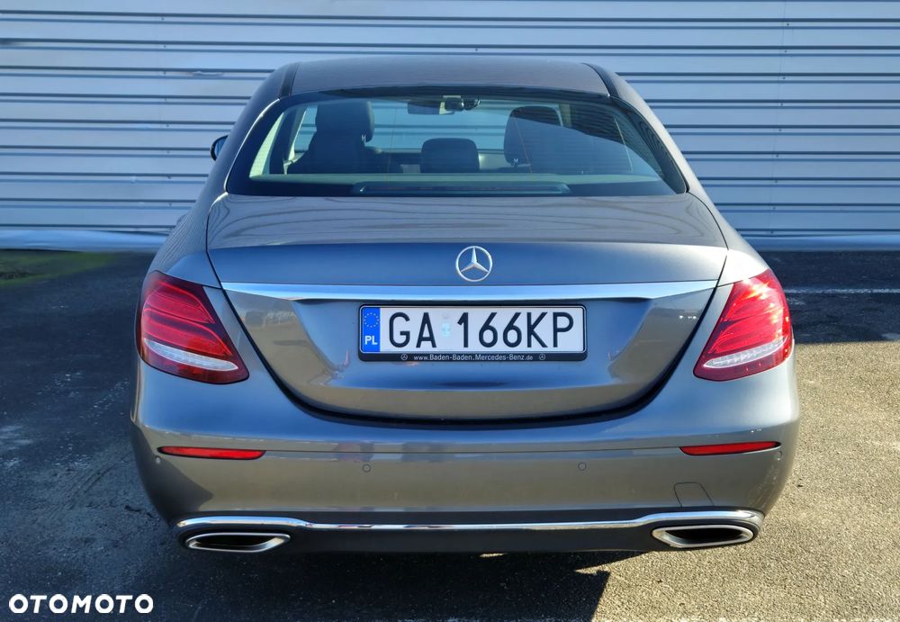 Mercedes-Benz Klasa E 200 4-Matic 9G-TRONIC - 6
