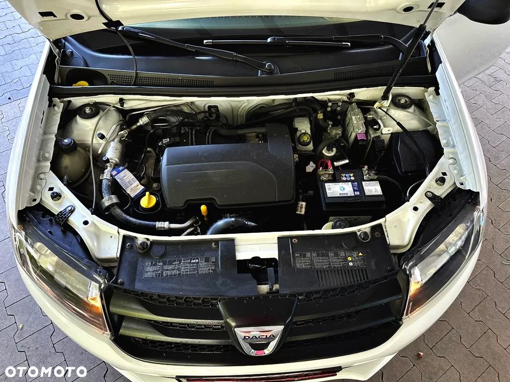 Dacia Sandero 1.2 16V - 24