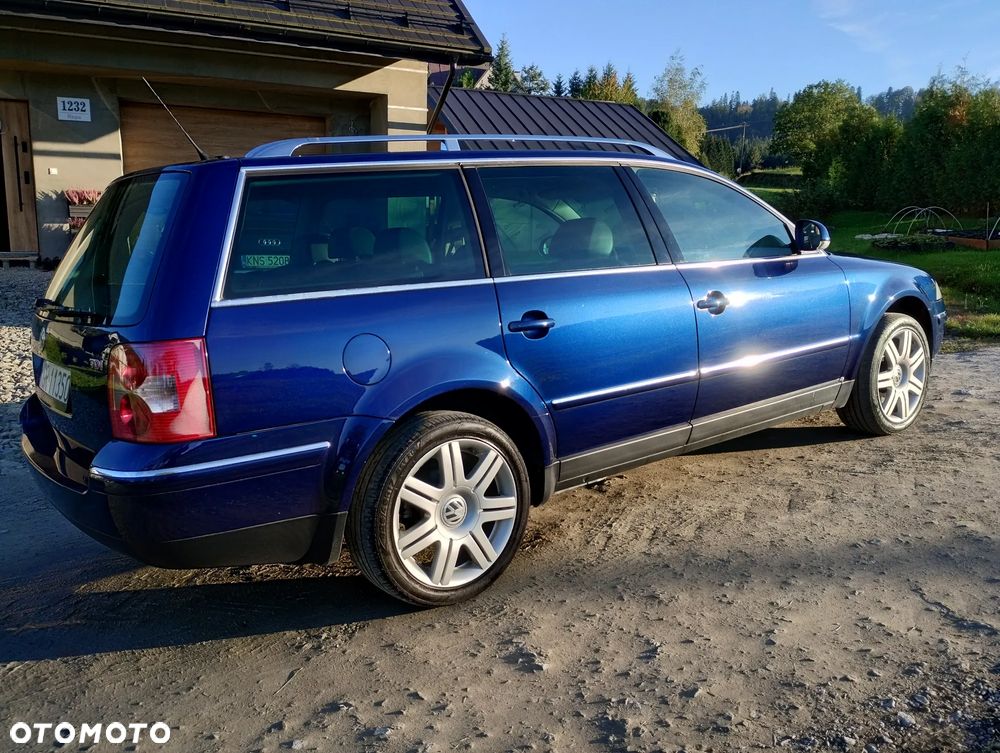 Volkswagen Passat 2.5 TDI Highline - 4