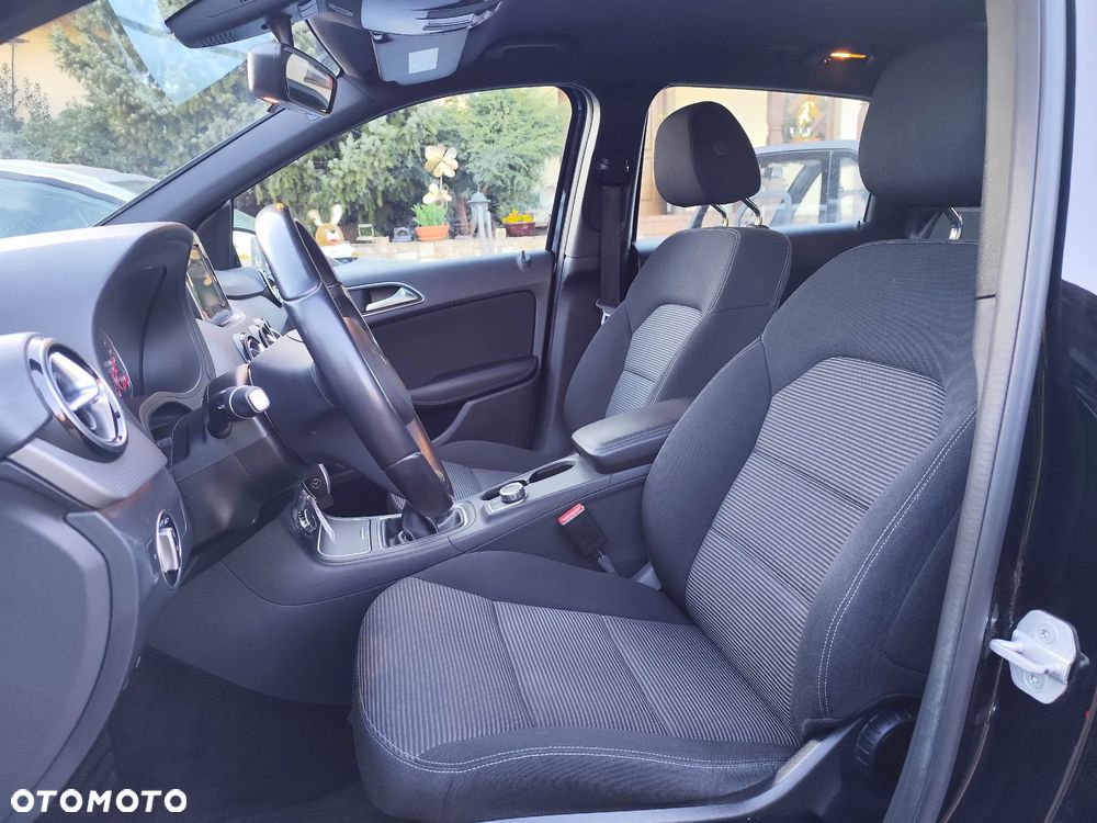 Mercedes-Benz Klasa B 180 BlueEFFICIENCY Edition Style - 9