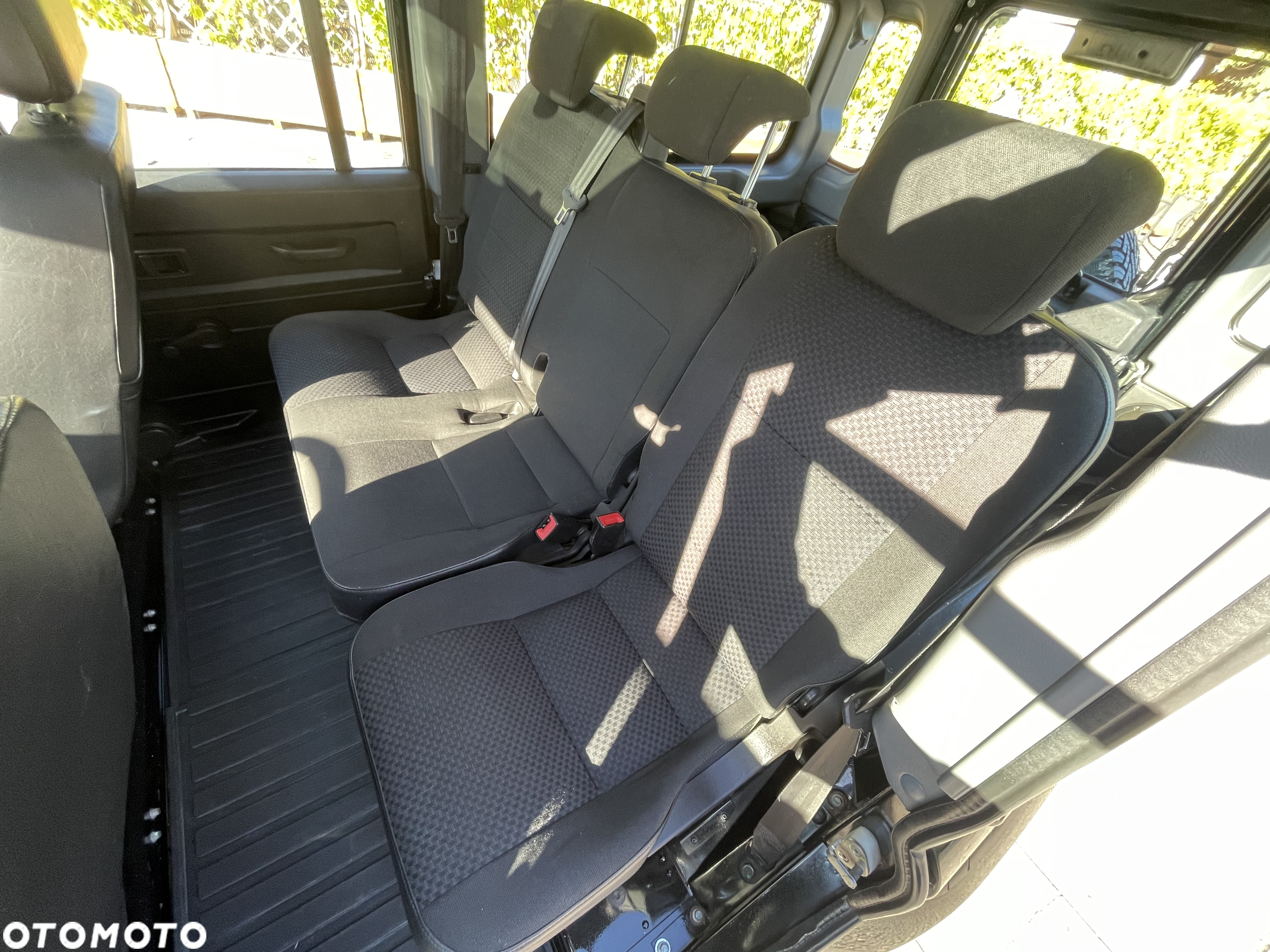 Land Rover Defender 110 2.2 TD4 SE - 19