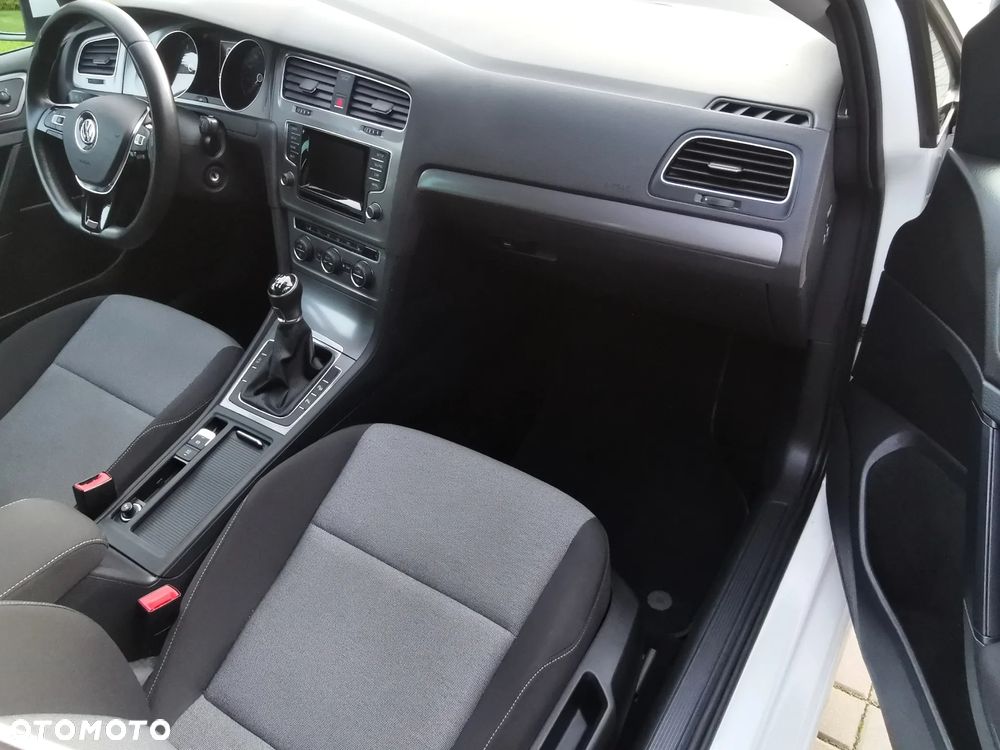 Volkswagen Golf 1.2 TSI BlueMotion Technology Comfortline - 24