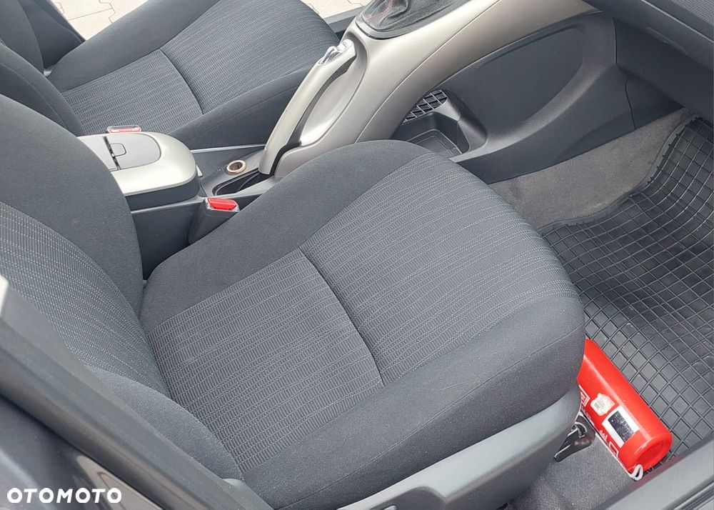 Toyota Auris 1.4 D-4D - 17