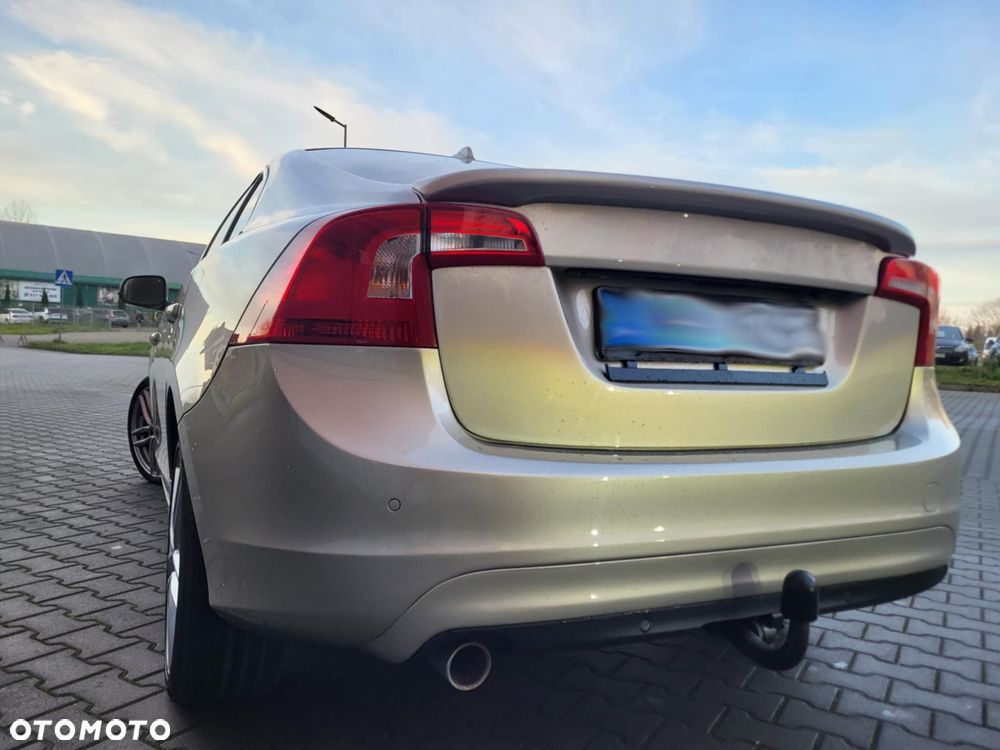 Volvo S60 D3 Momentum - 21