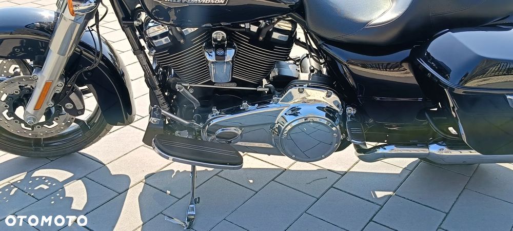 Harley-Davidson Touring Street Glide - 20