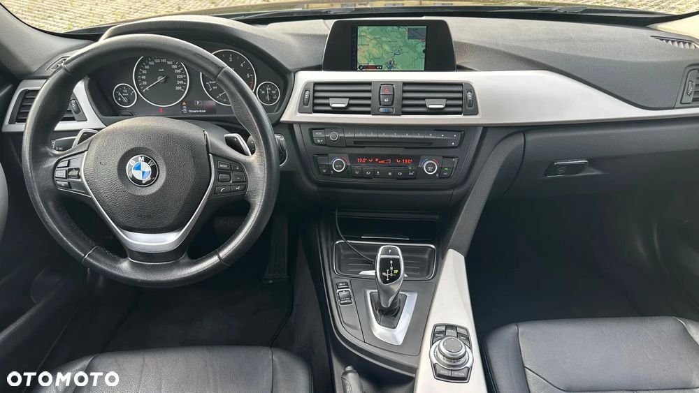 BMW Seria 3 320d xDrive - 6