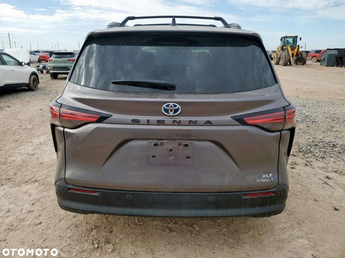 Toyota Sienna - 2