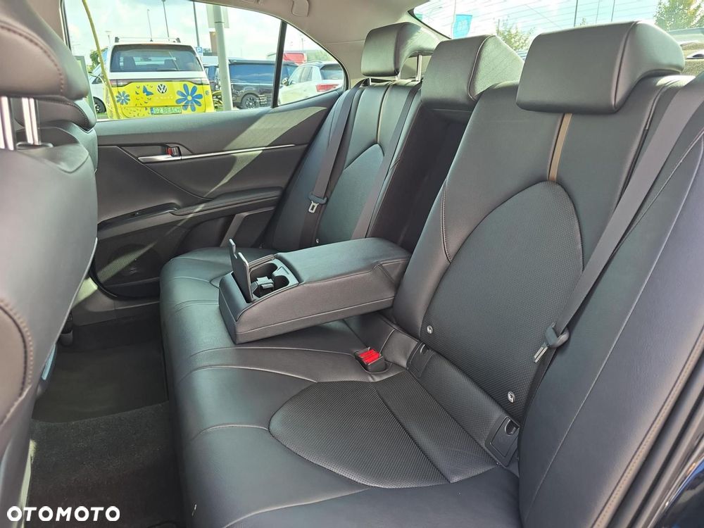 Toyota Camry - 16