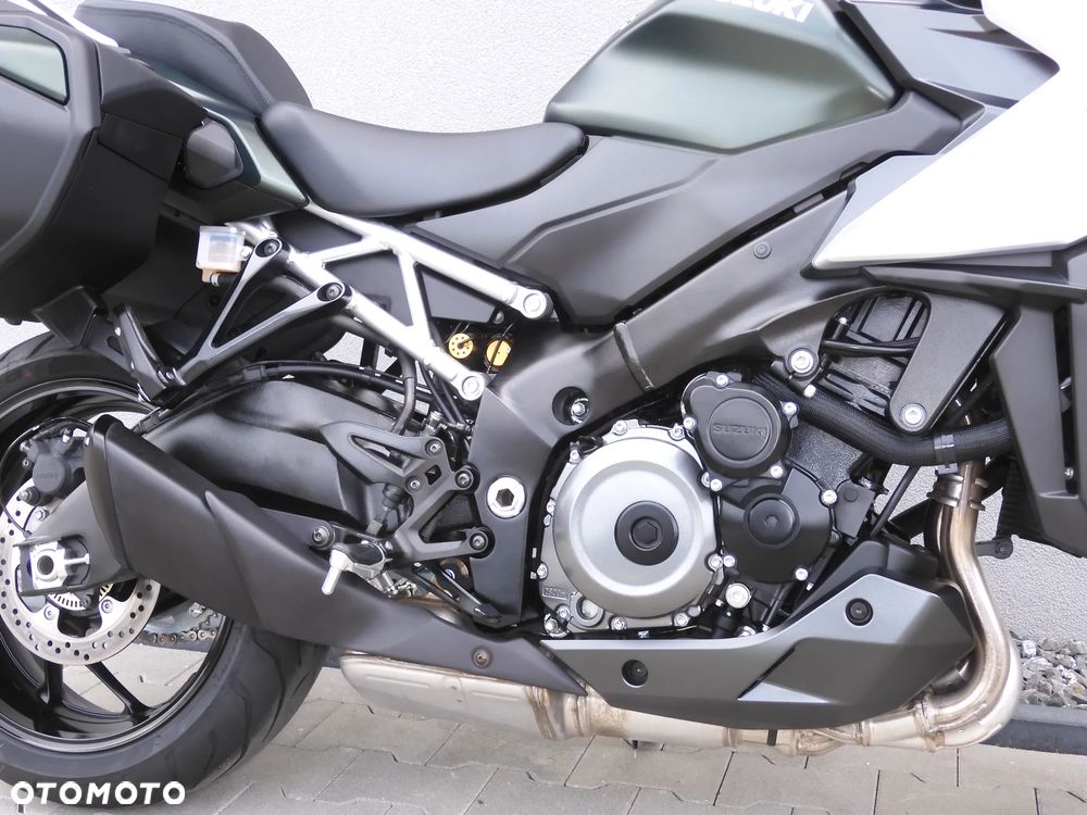 Suzuki GSX - 10
