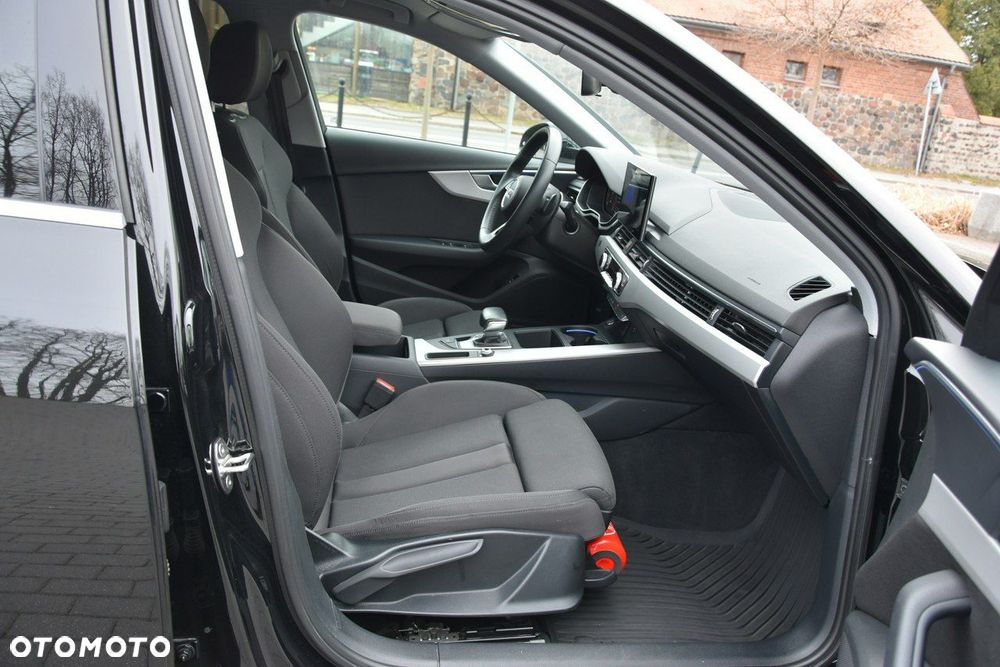 Audi A4 Limousine - 13