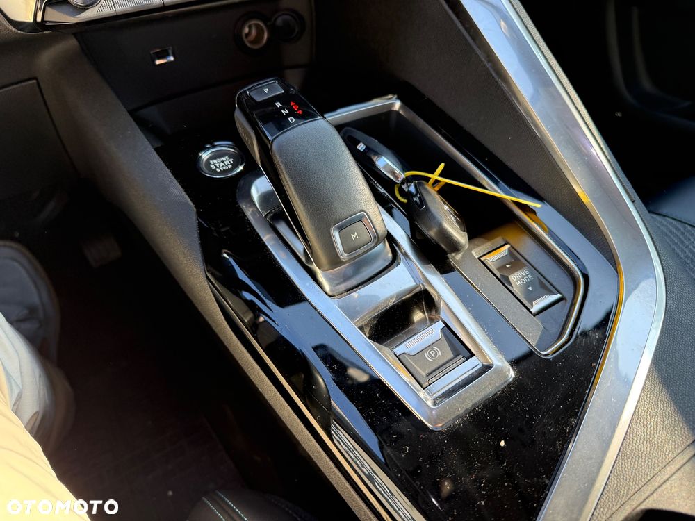 Peugeot 3008 1.2 PureTech Allure Pack S&S EAT8 - 20