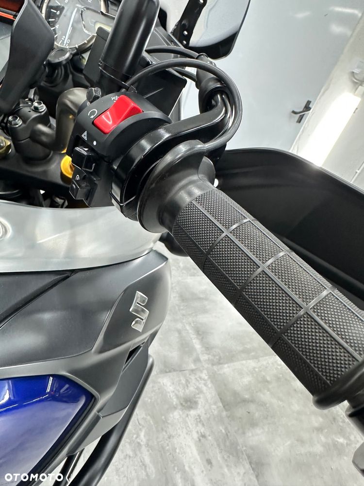 Suzuki V-STROM - 24