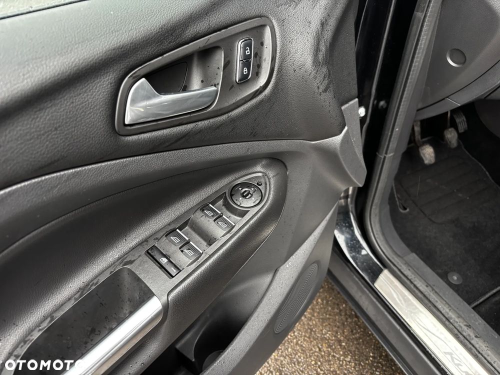 Ford Kuga 2.0 TDCi 2x4 Titanium - 17