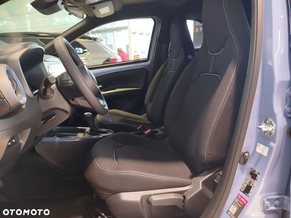 Toyota Aygo X Hybrid 1.5 Style e-CVT - 6