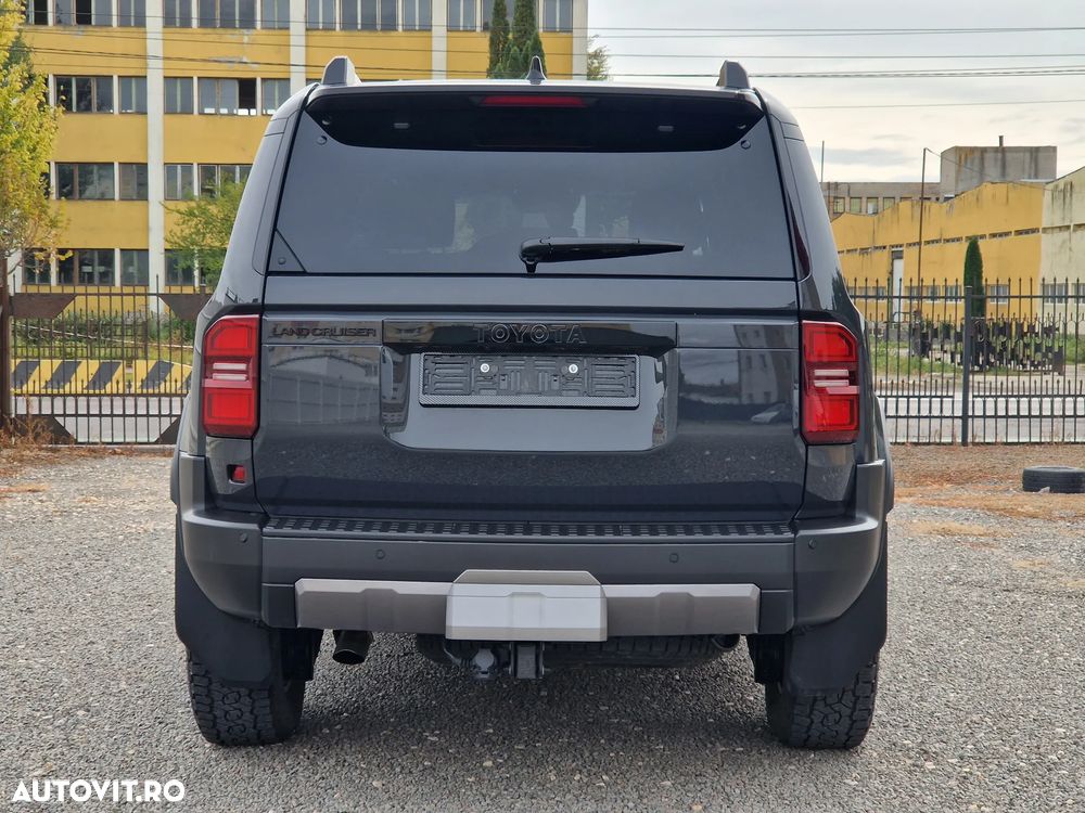 Toyota Land Cruiser 250 - 6