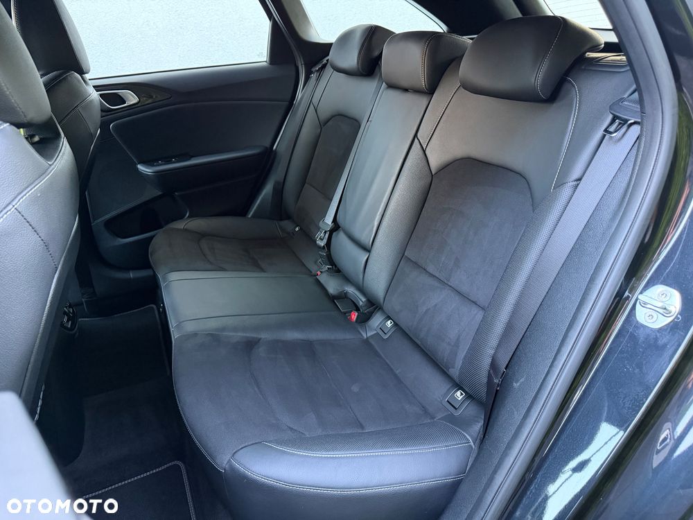 Kia Ceed 1.6 CRDi 136 ISG GT Line - 26