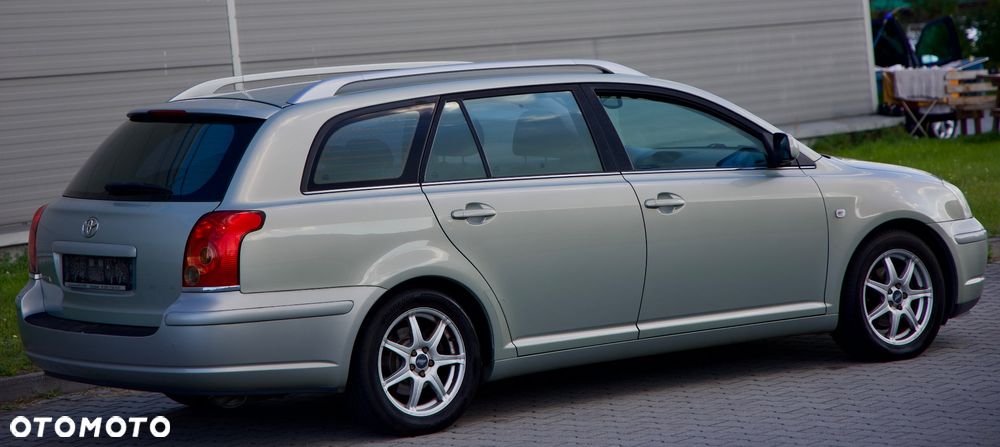 Toyota Avensis 1.8 VVT-i Combi Team - 17