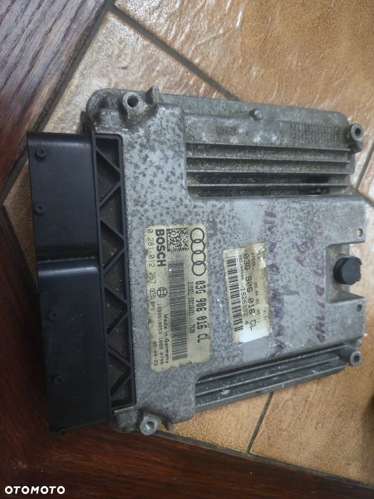 VW AUDI  STEROWNIK SILNIKA BEZ IMMO  03G906016CL 0281012267