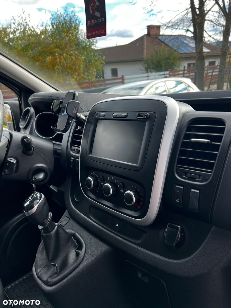 Renault Trafic 2.0 dCi - 13