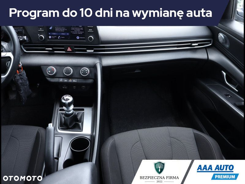 Hyundai Elantra - 9