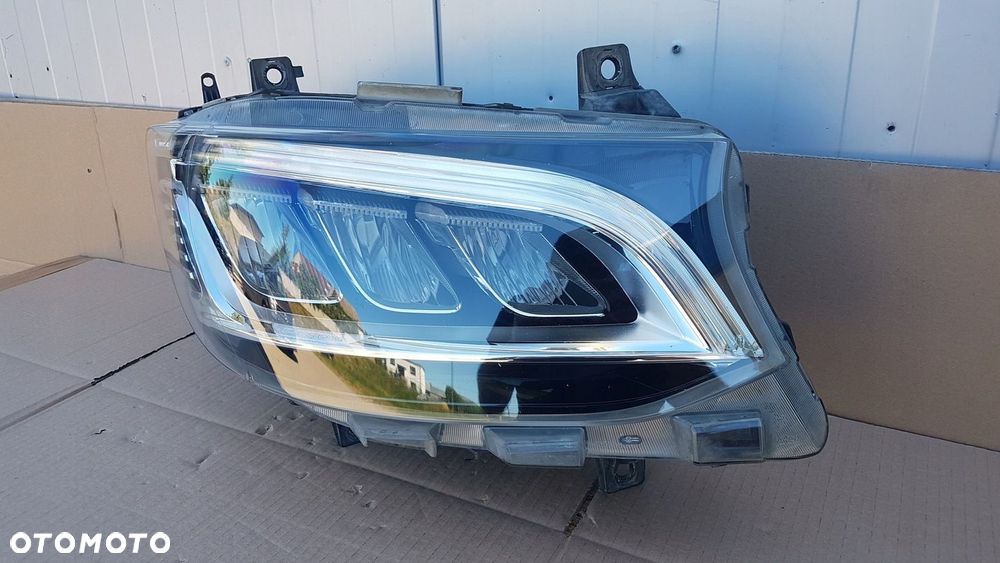 LAMPA PRZÓD PRAWA MERCEDES SPRINTER W910 W907 FULL LED - 12