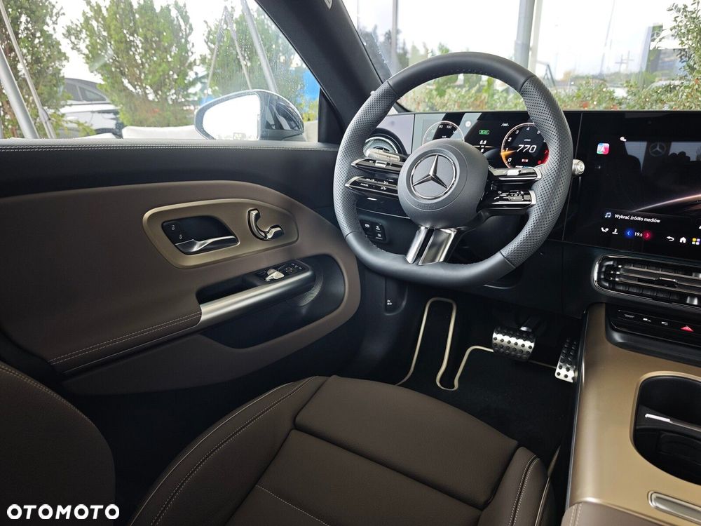 Mercedes-Benz CLA - 16