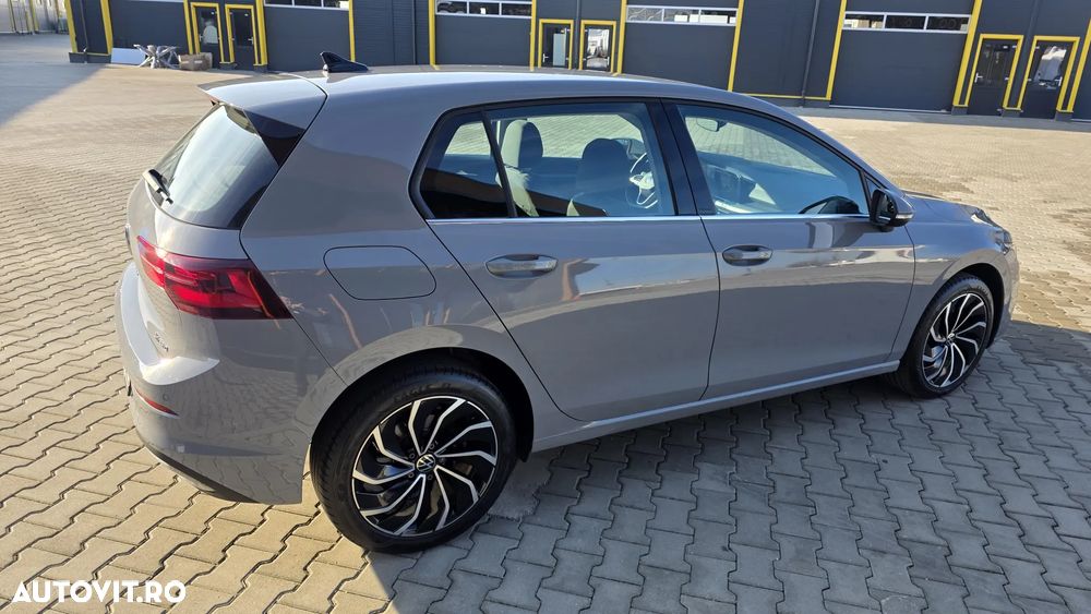 Volkswagen Golf Standard - 22