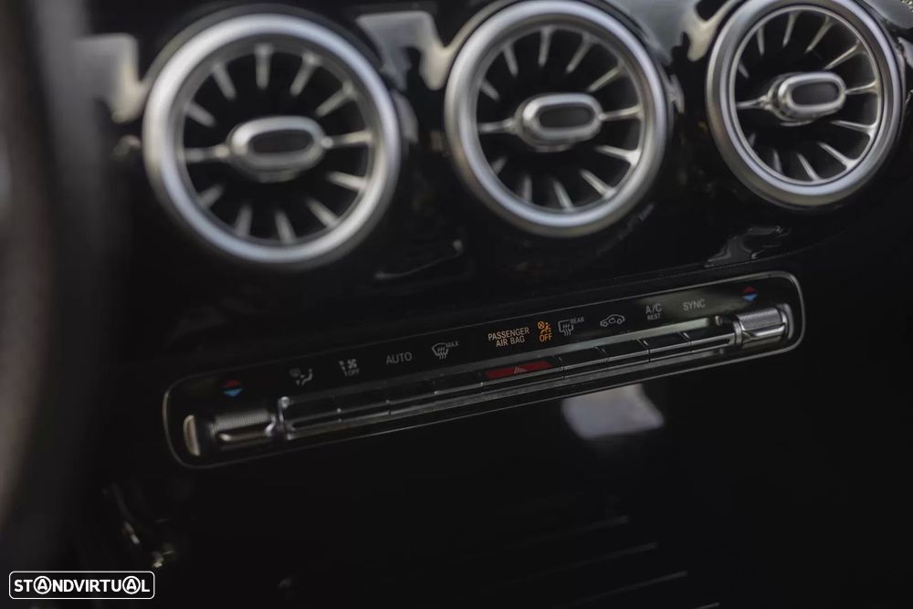 Mercedes-Benz A 250 7G-DCT AMG Line - 18