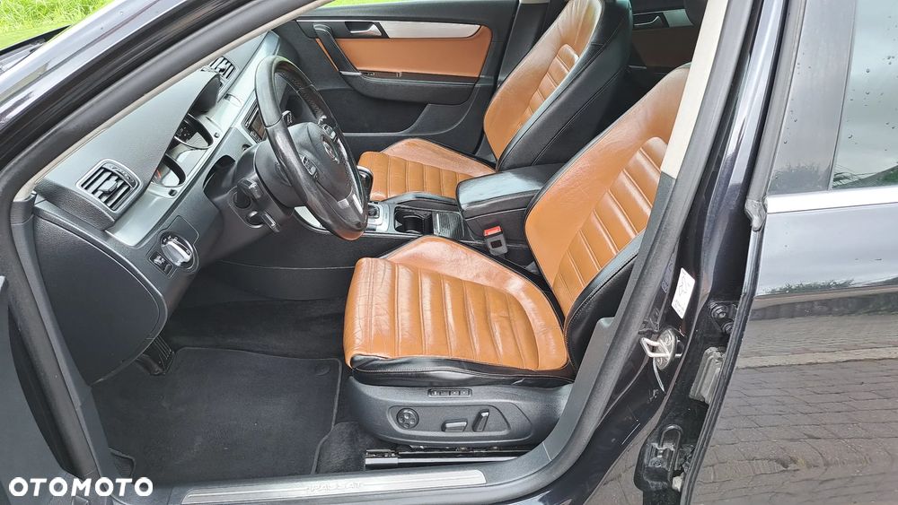 Volkswagen Passat 2.0 TDI 4Mot Highline DSG - 12