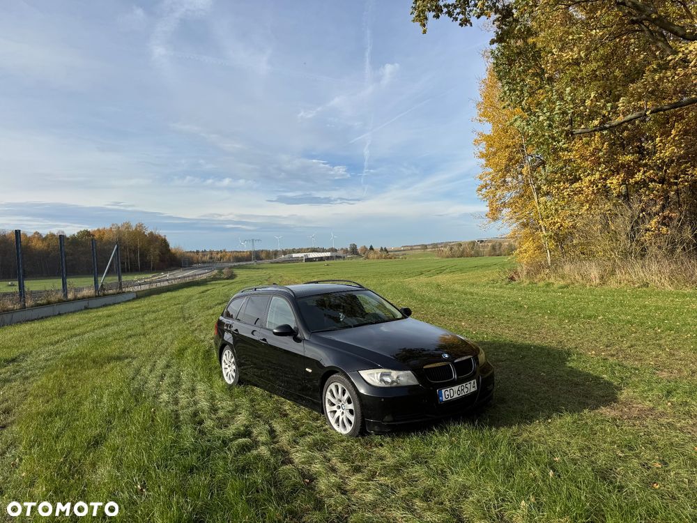 BMW Seria 3 320i - 1