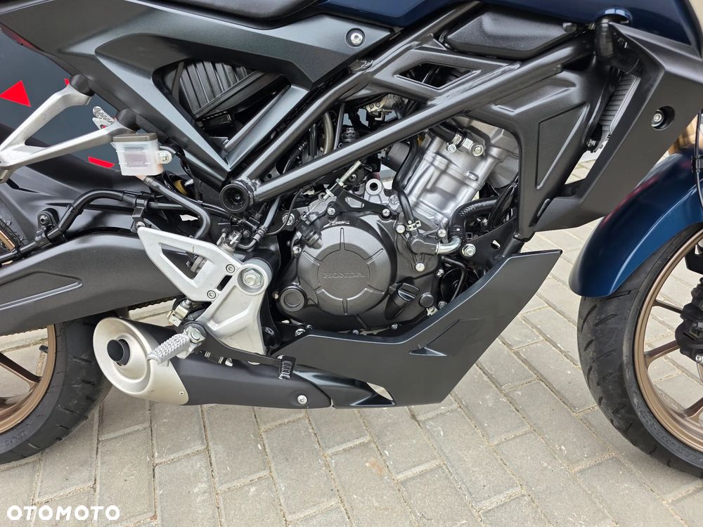 Honda CB - 11