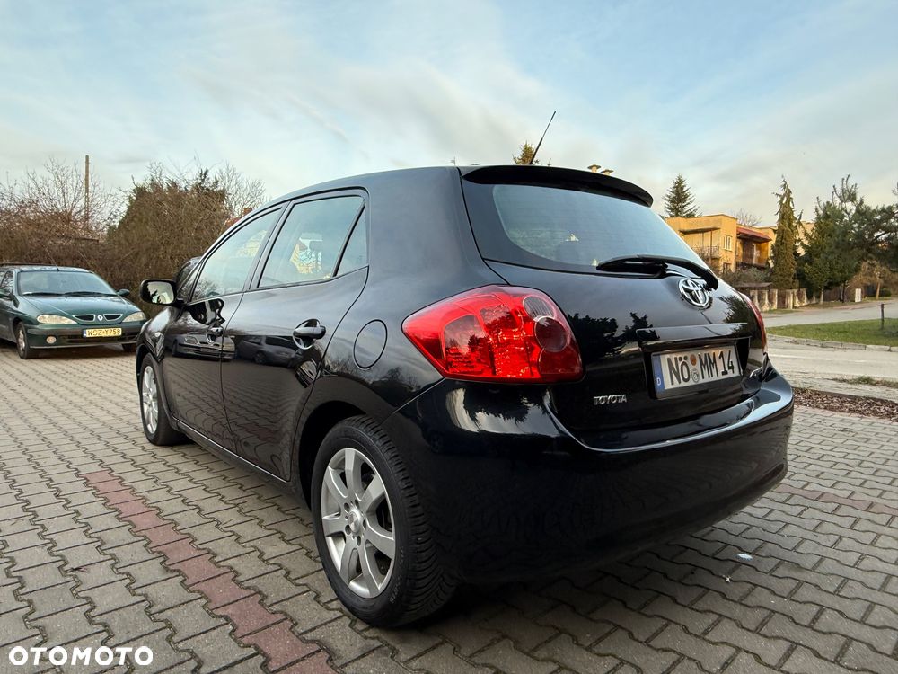 Toyota Auris 1.6 Executive - 6