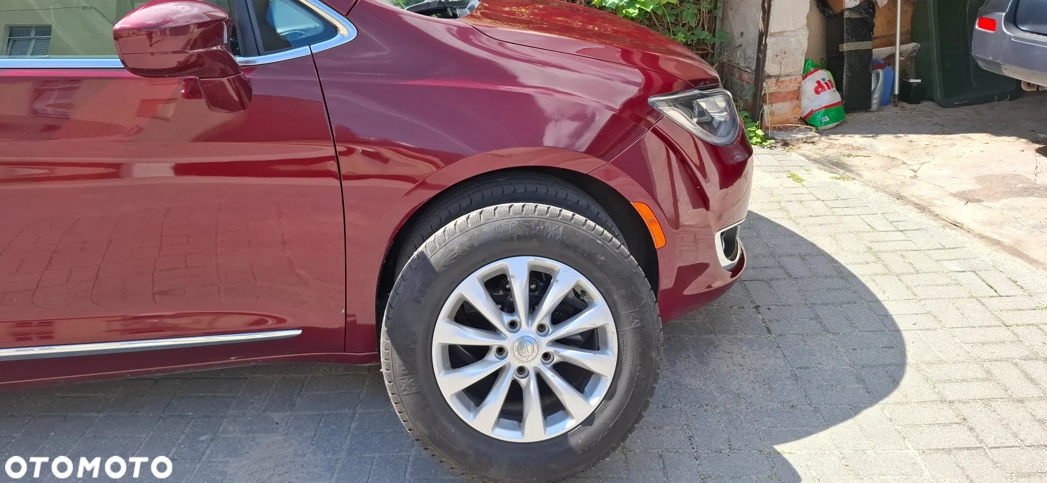 Chrysler Pacifica - 27