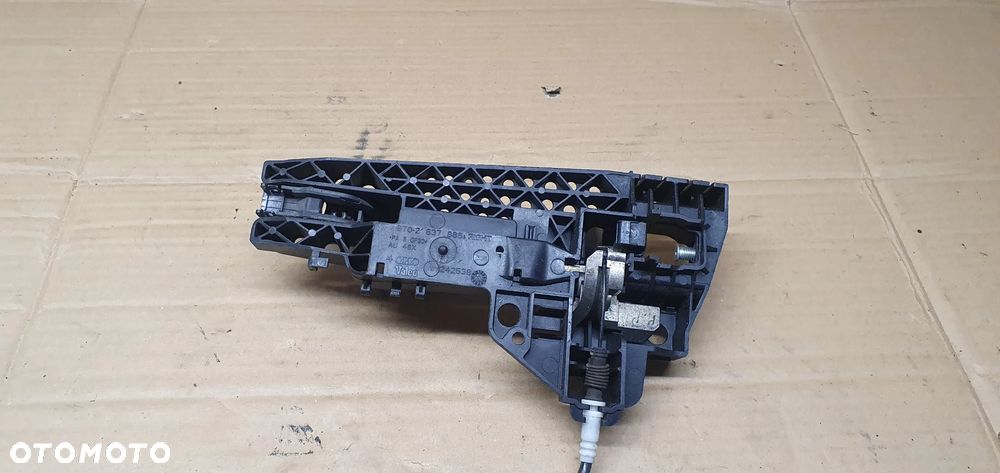 Klamka prawy przód przednia prawa Audi A4 B8 8T0837886A - 4