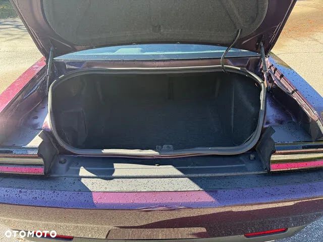 Dodge Challenger - 8