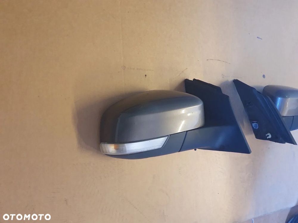 LUSTERKO LEWE FORD FOCUS MK 3 III - 6