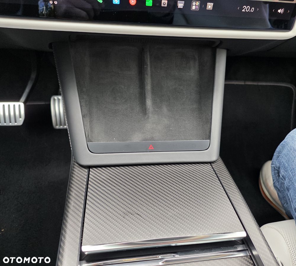 Tesla Model X - 19