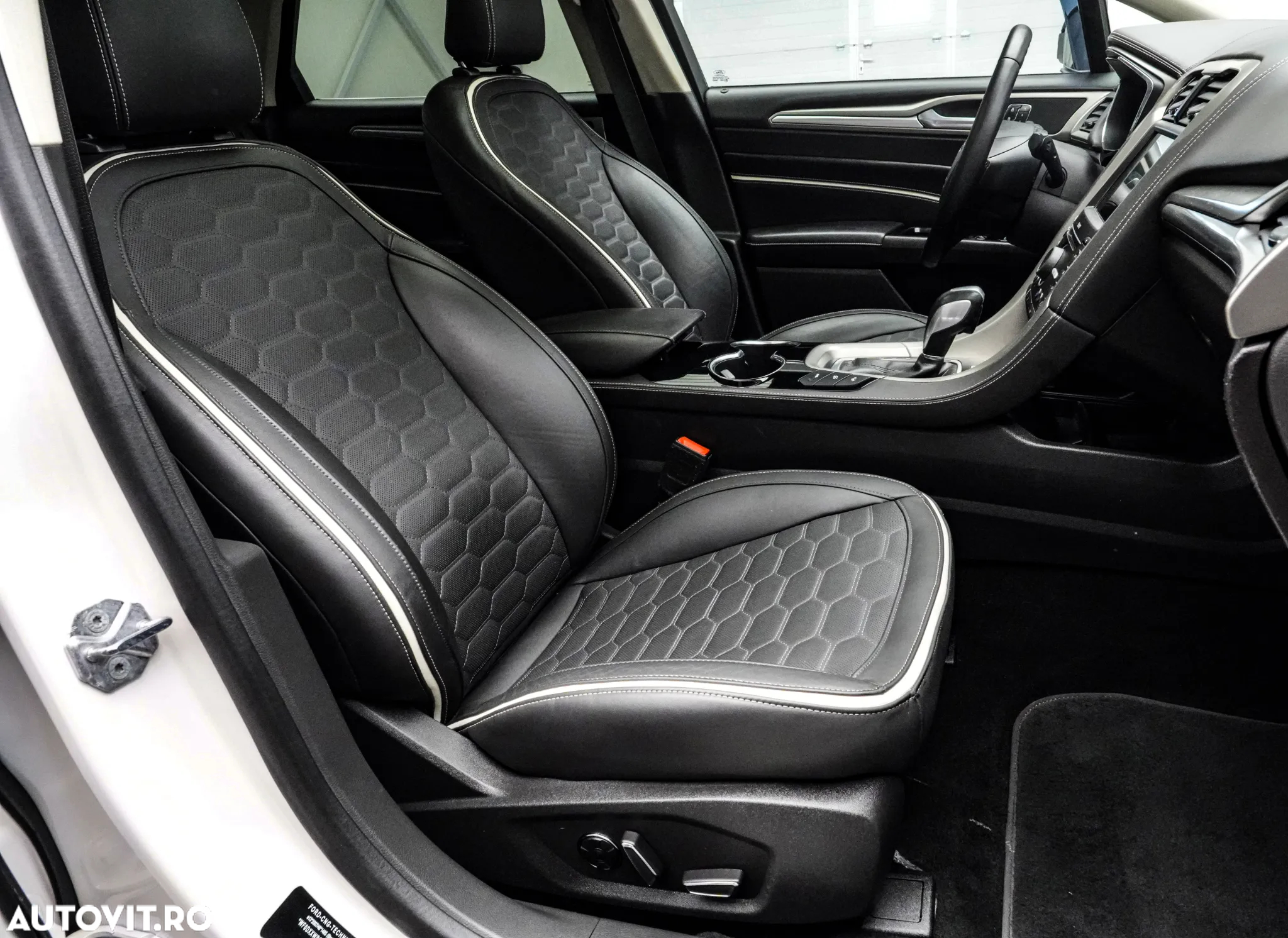 Ford Mondeo Vignale 2.0 Hybrid - 15