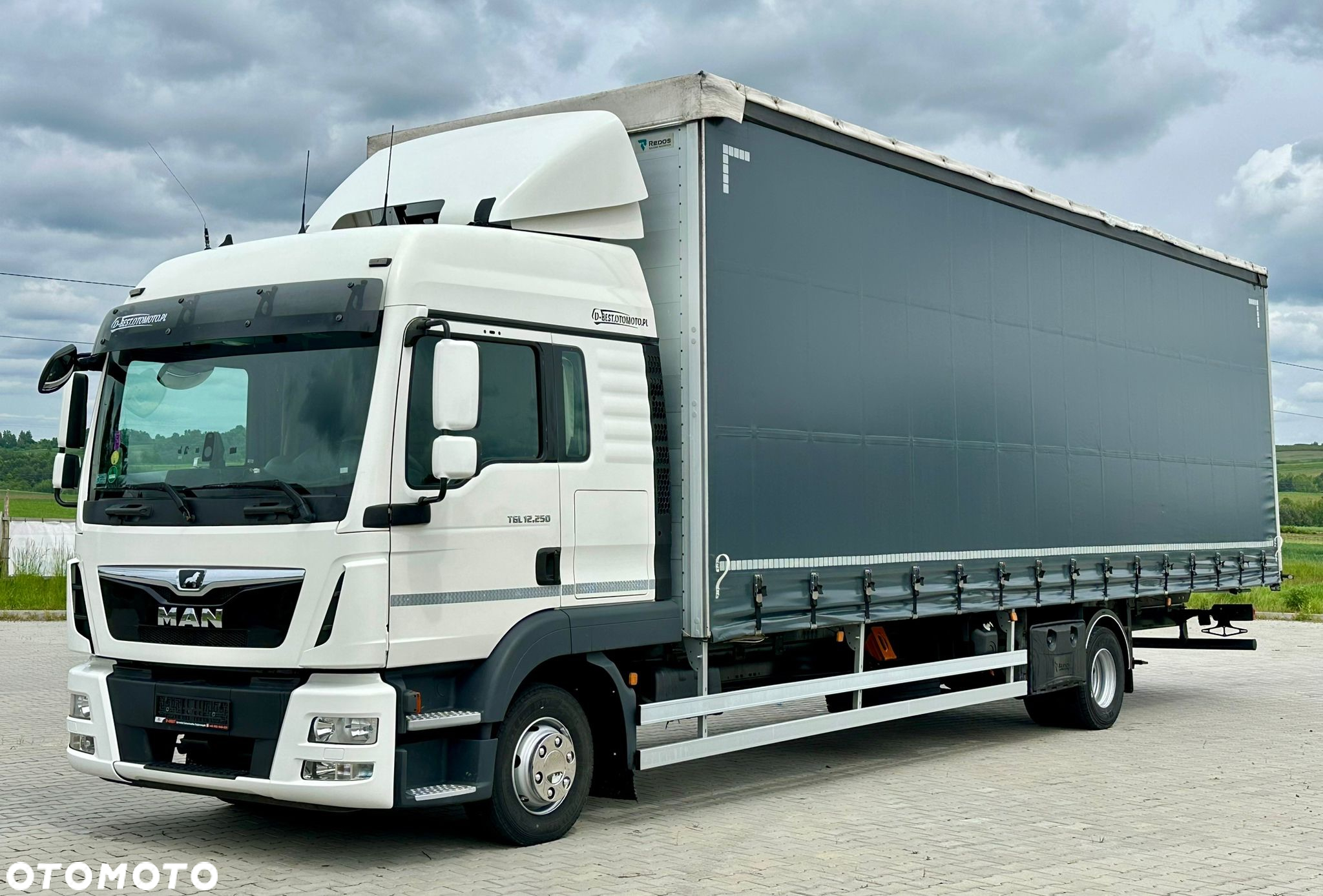 MAN TGL 12.250 / FIRANKA / 23 EUROPALETY / 9.5 M DŁUGOŚCI / NISKI PRZEBIEG / 380 TYS KM / SYPIALKA / 11.2020 ROK - 2