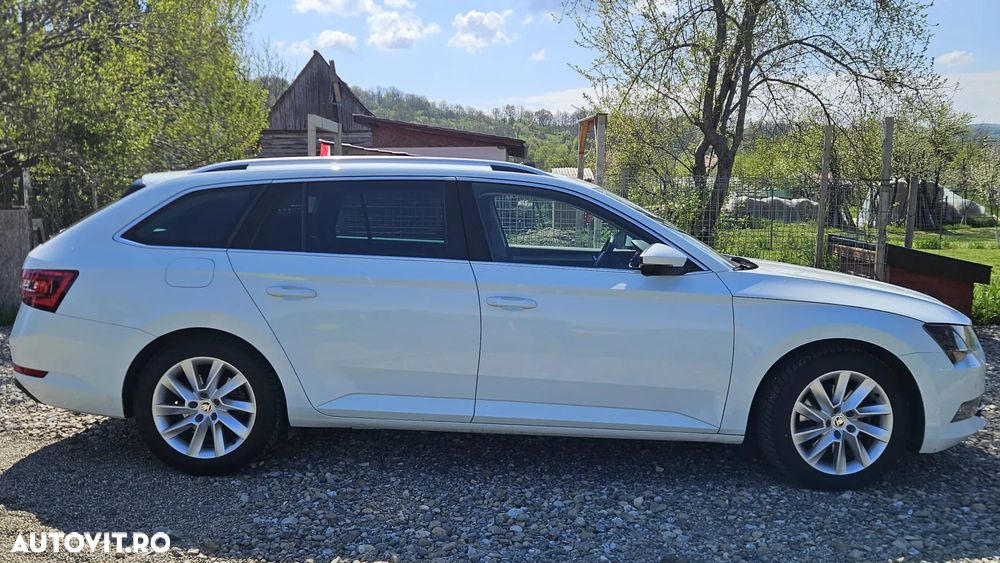 Skoda Superb 2.0 TDI DSG Premium Edition - 4