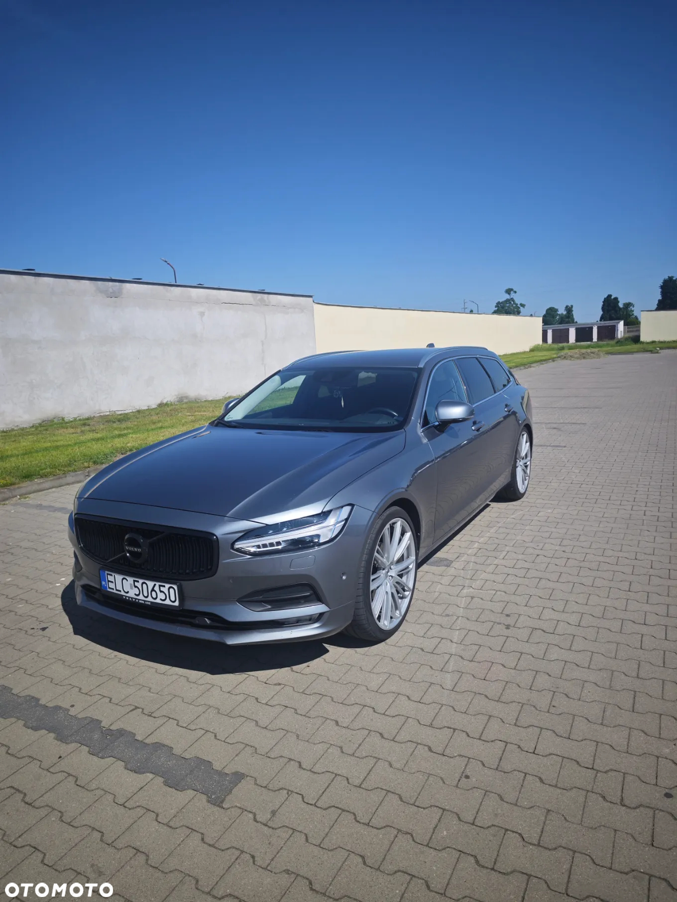 Volvo V90 D4 Momentum - 2