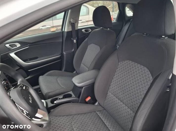 Kia Ceed - 7
