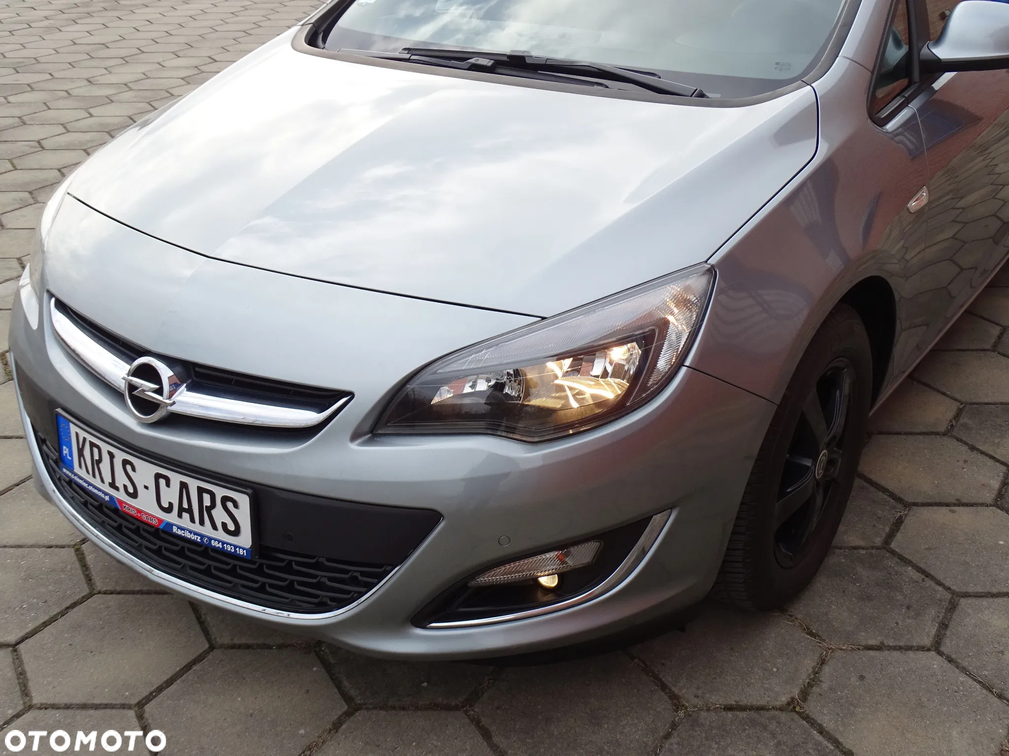 Opel Astra IV 1.4 T Cosmo - 16