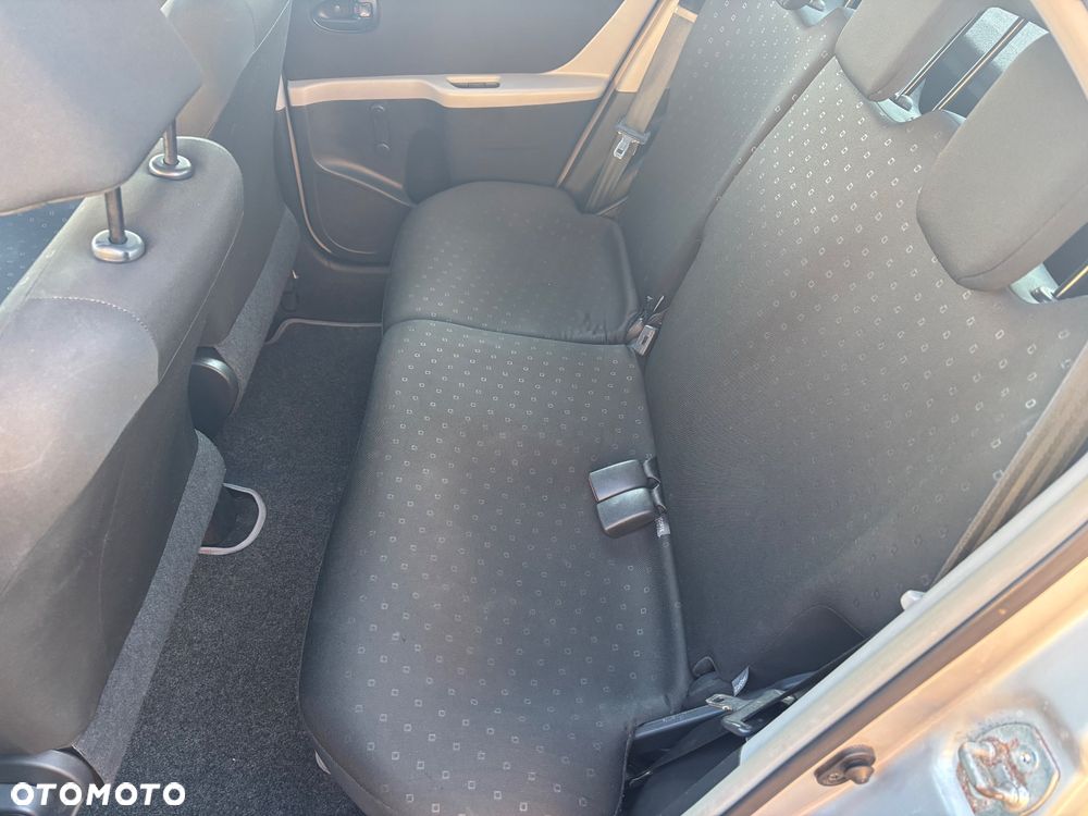 Toyota Yaris 1.0 Terra - 11